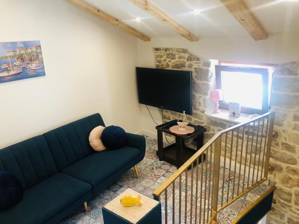 Istrian Stone House In The Heart Of The Beautiful Fishing Village Fazana - Only Few Steps From The Sea And The Wonderful Beach - Incl Plasma-Quad-Plus-Filter Against C O V I D Kültér fotó