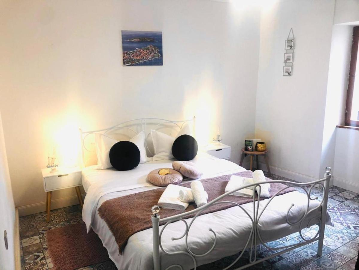 Istrian Stone House In The Heart Of The Beautiful Fishing Village Fazana - Only Few Steps From The Sea And The Wonderful Beach - Incl Plasma-Quad-Plus-Filter Against C O V I D Kültér fotó
