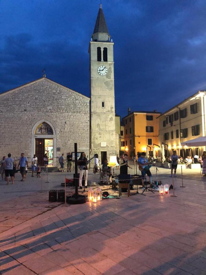 Istrian Stone House In The Heart Of The Beautiful Fishing Village Fazana - Only Few Steps From The Sea And The Wonderful Beach - Incl Plasma-Quad-Plus-Filter Against C O V I D Kültér fotó